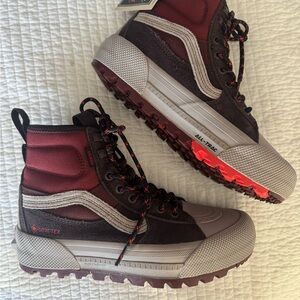GORE-TEX Men's Burgundy and Gray Boots